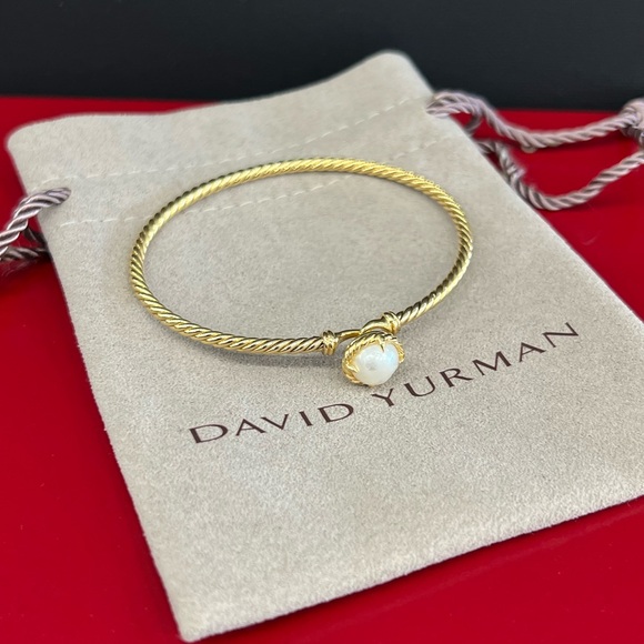 David Yurman
David Yurman 18K Pearl Châtelaine Bracelet - Picture 10 of 12